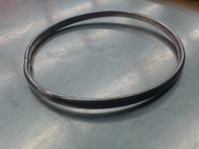 Boucle d'oreille seul