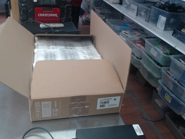 Ecran 24 pouce dans boite