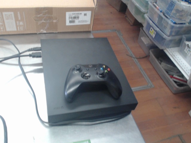 Console one x 1to avec manette