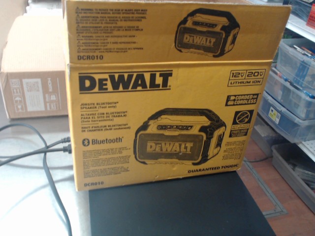 Radio dewalt neuf sans batt