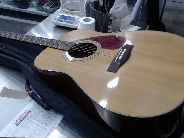 Guitare acoustique+softcase
