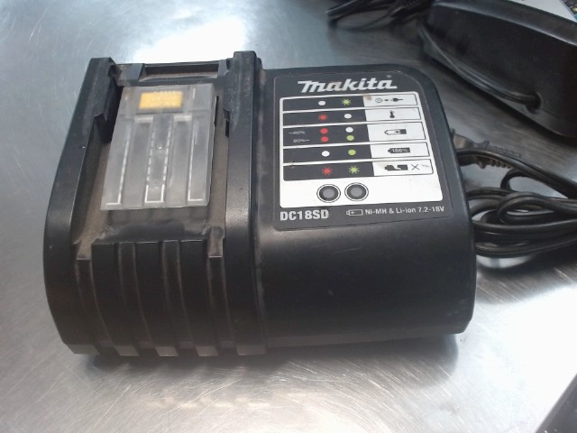 Chargeur makita fialire