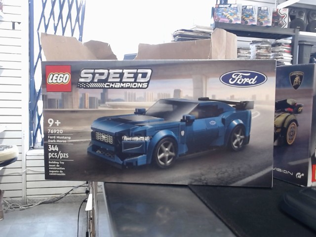 Ford mustang dark horse