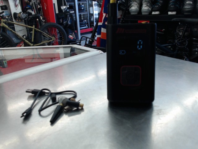 Motomaster cordless aircompressor