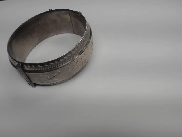 Bracelet massif en argent