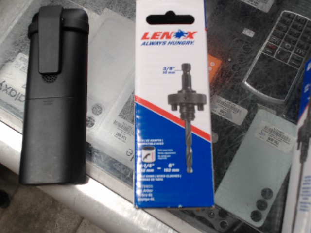 Compatibilite universel avec scie-cloche