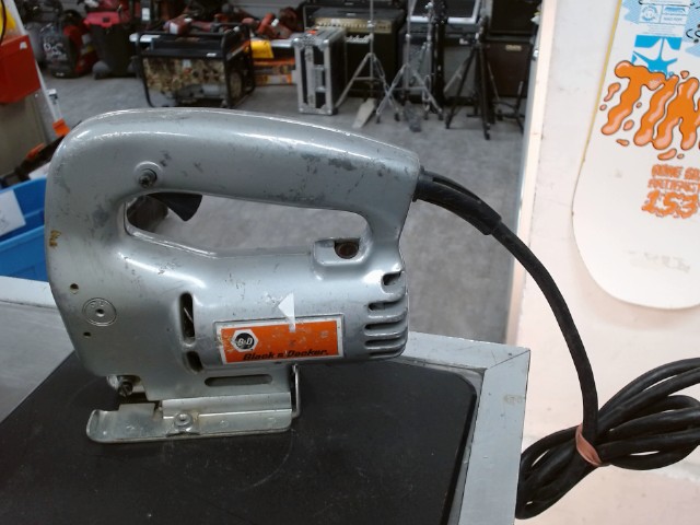 Scie sauteuse electrique