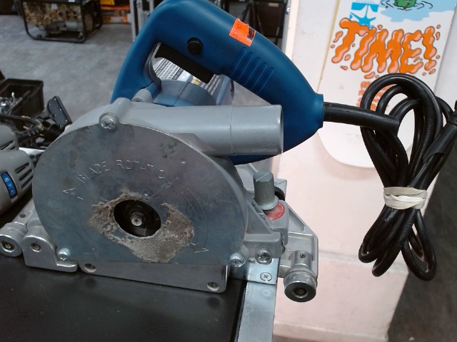 Power groover dans boite