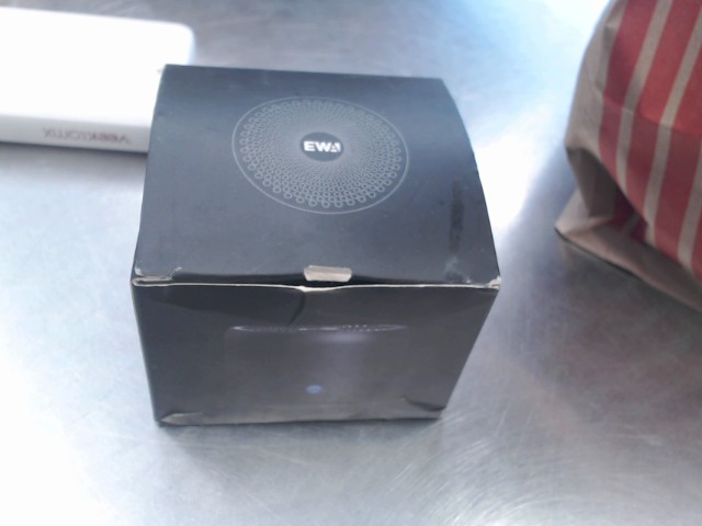 Speaker avec etuit et box