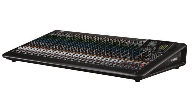 32 channel premium mixing console