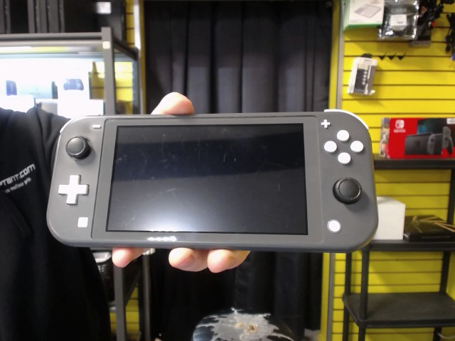 Console grise +chargeur fanne bruyante