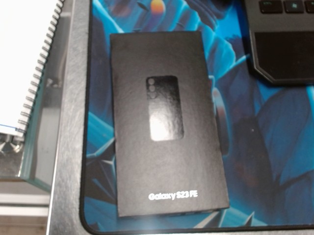 Samsung s23 fe 128gb comme new avec box