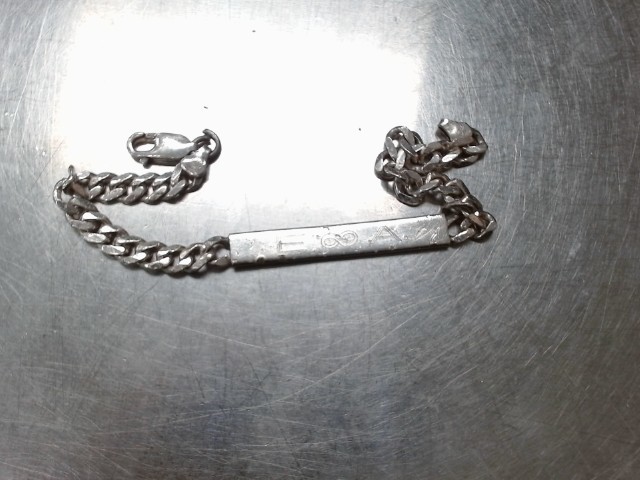 Bracelet en argent avec plaque 