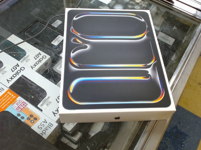 Ipad pro 13-inch neuf boite 1to