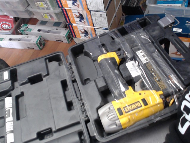 Brad nailer dans case