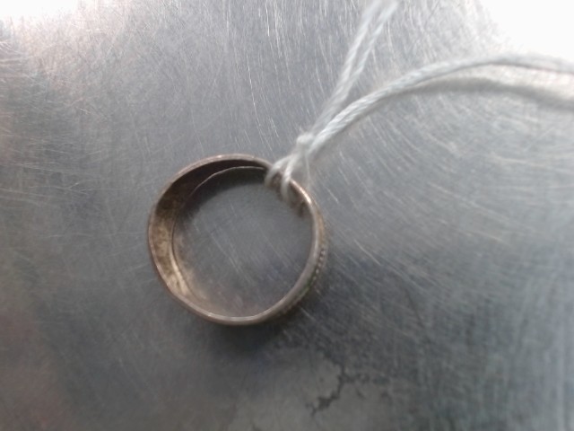 Bague en argent avec motif vert