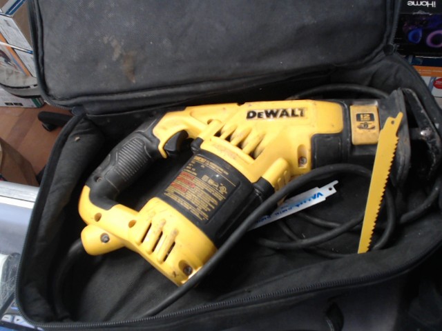 Sawzall dewalt a fil dans case