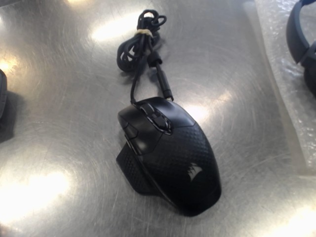 Souris corsair dark rgb pro