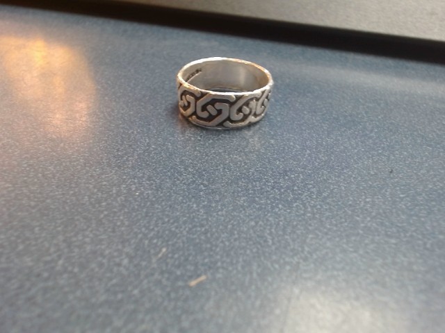 Bague en argent avec design noire