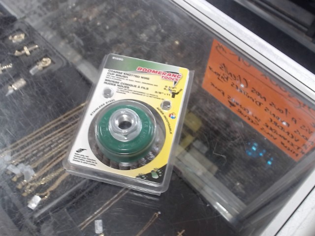 Brosse conique a fils rudes nou�s(neuf)