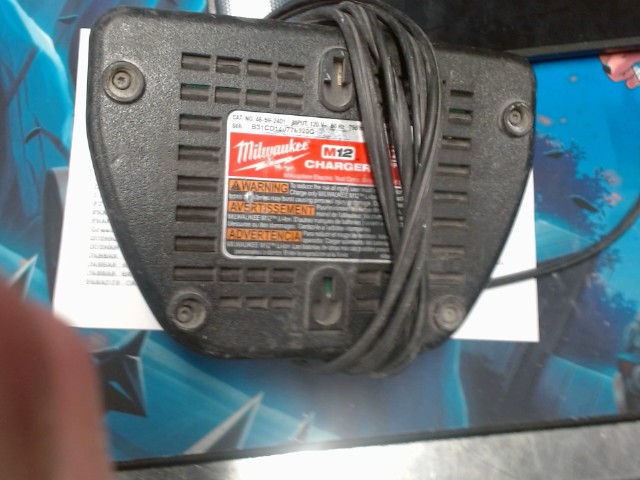 M12 charger milwaukee