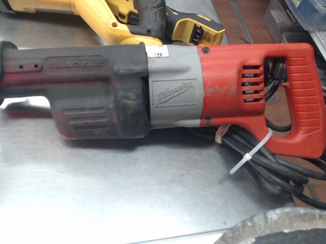 Sawzall milwaukee avec fil