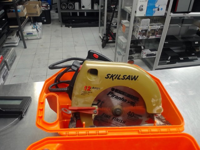 Scie ronde dans coffre orange