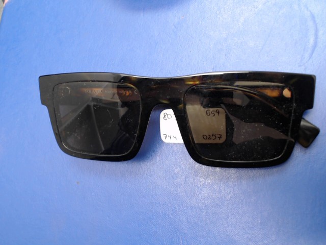 Lunettes soleil prada rectangle