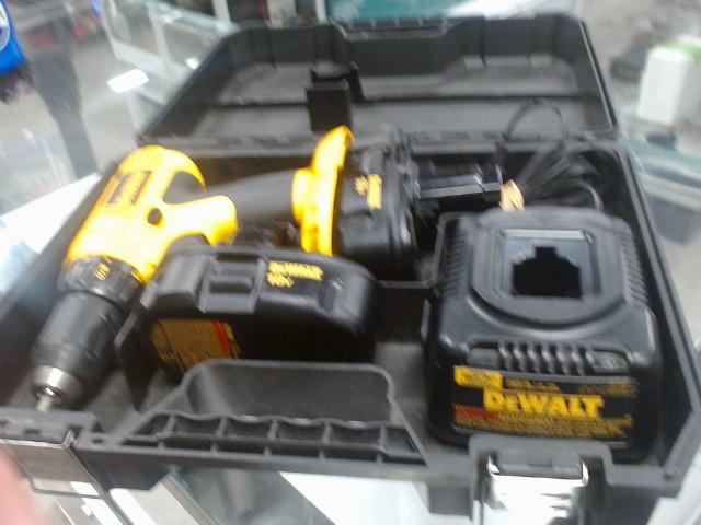 Dewalt drill+case