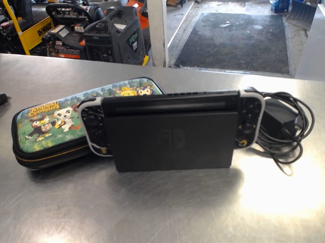 Nintendo switch avec dock + fil + case
