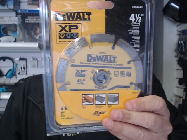 Disque diamant� segment� 4 pouces 1/2