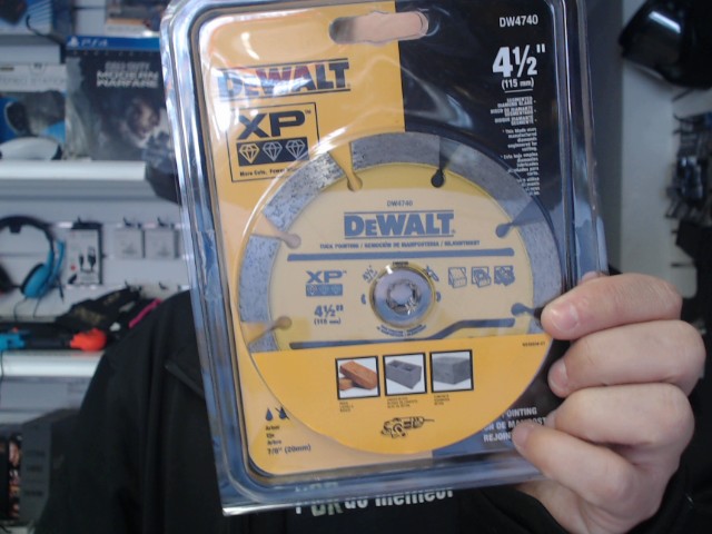 Disque diamnt� segment� 4 pouces 1/2