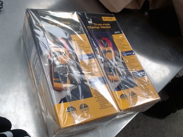 Fluke true rms clamp meter new