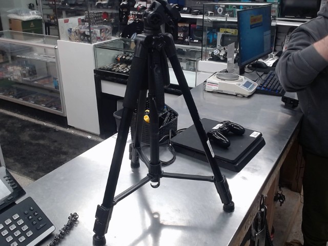 Tripod regetek