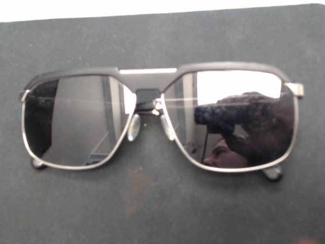 Lunettes soleil marc jacobs noir