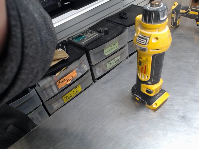 Cut out tool no batt