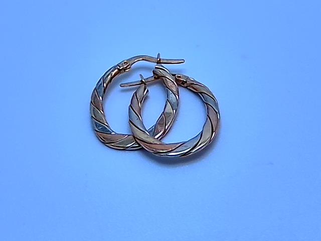 BOUCLES D OREILLES EN OR 10KT