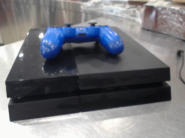 Ps4 avec manette et fils