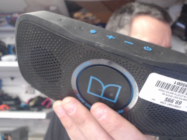 Speaker blutooth water proof