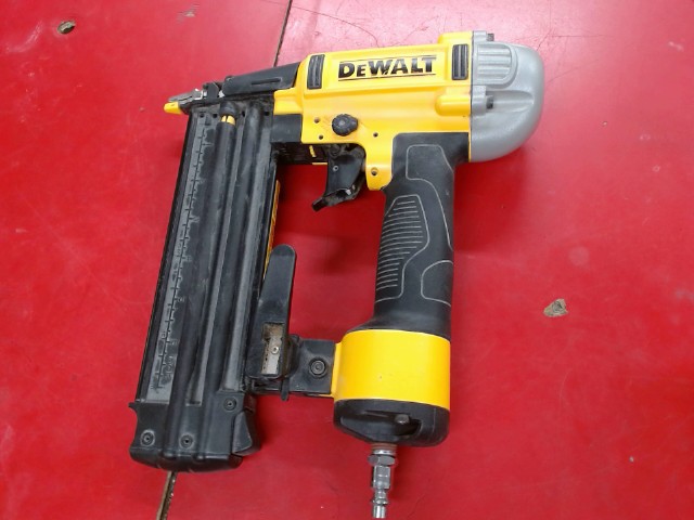 Cloueuse dewalt 18gauge pas d'acc