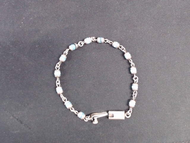 Bracelet en argent avec pierres bleues