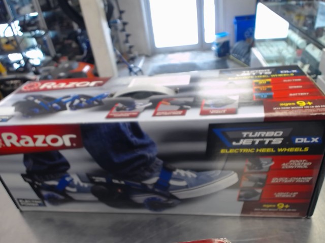 Electric heel wheels razor en boite