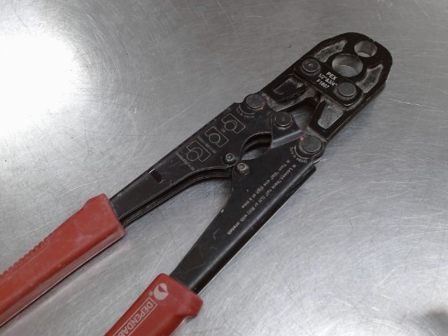 Pince pour tuyaux a eau