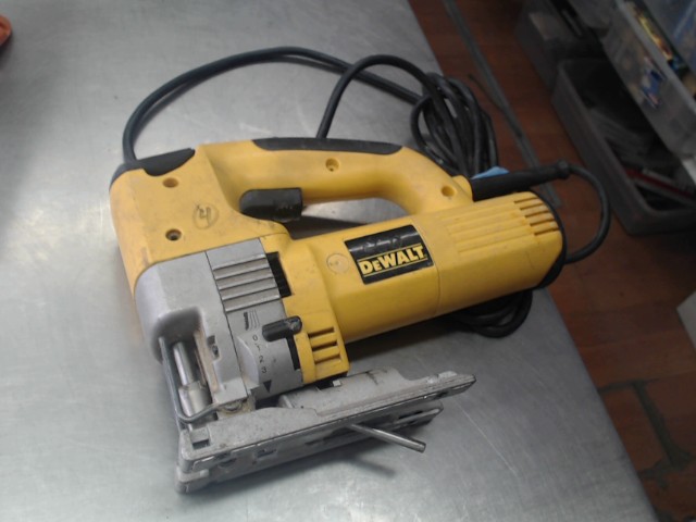 Scie sauteuse 60mm variable speed