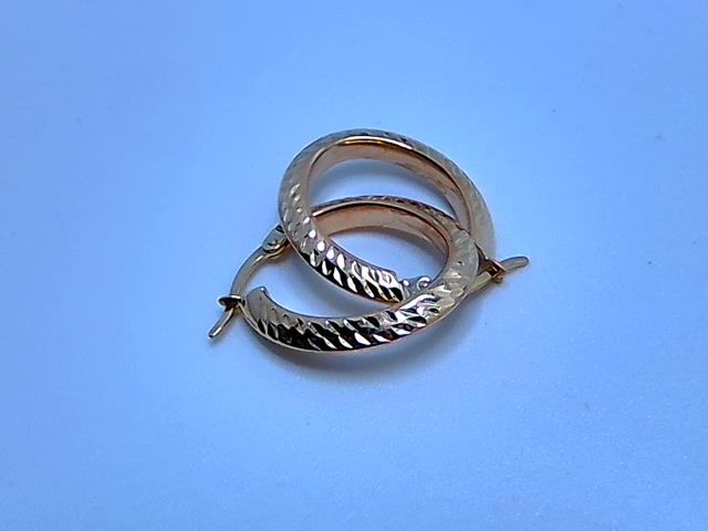 BOUCLES DE OREILLES EN OR 10KT