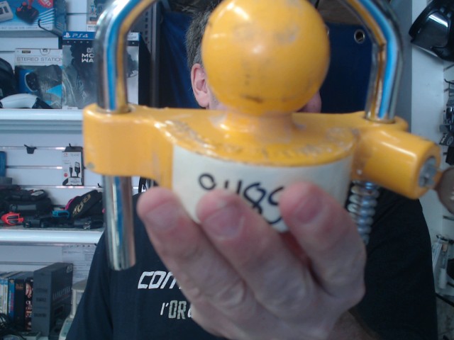 Lock pour trailer hitch + cl�