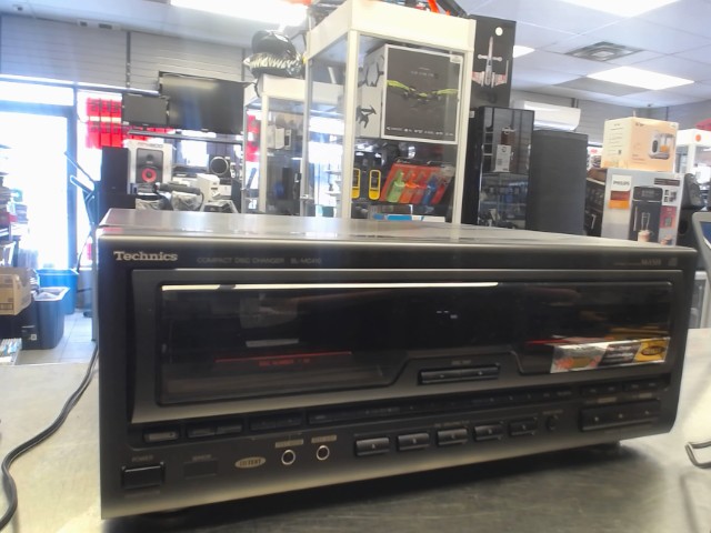 Compact disc changer (no remote)