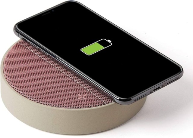 Speaker bluetooth charging station