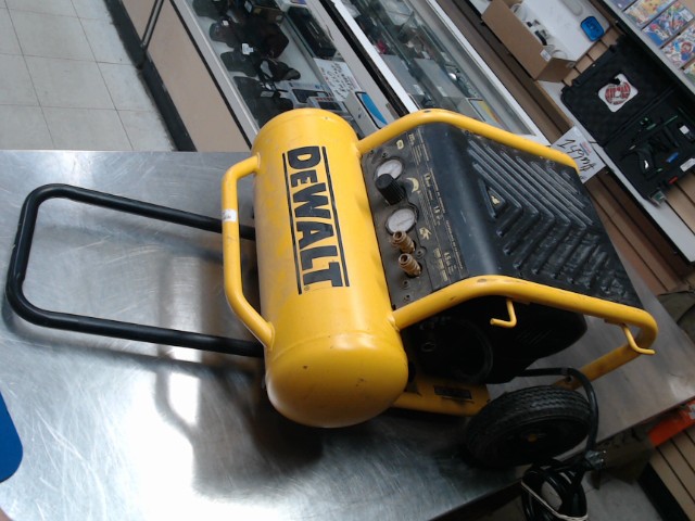 Compressor dewalt 4.5gal 1.6hp