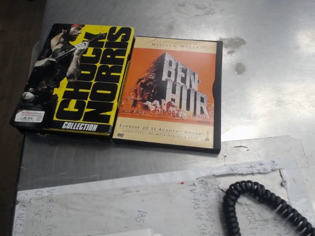 Lot de 1 coffret et un dvd